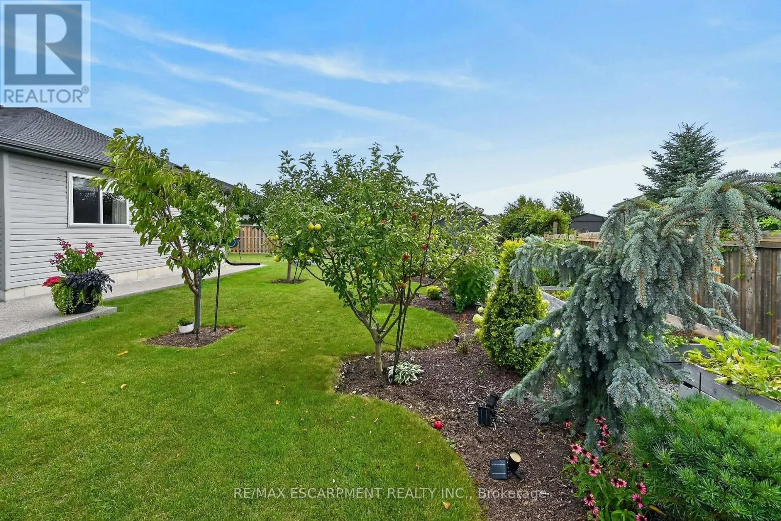 18 LINDA CRESCENT