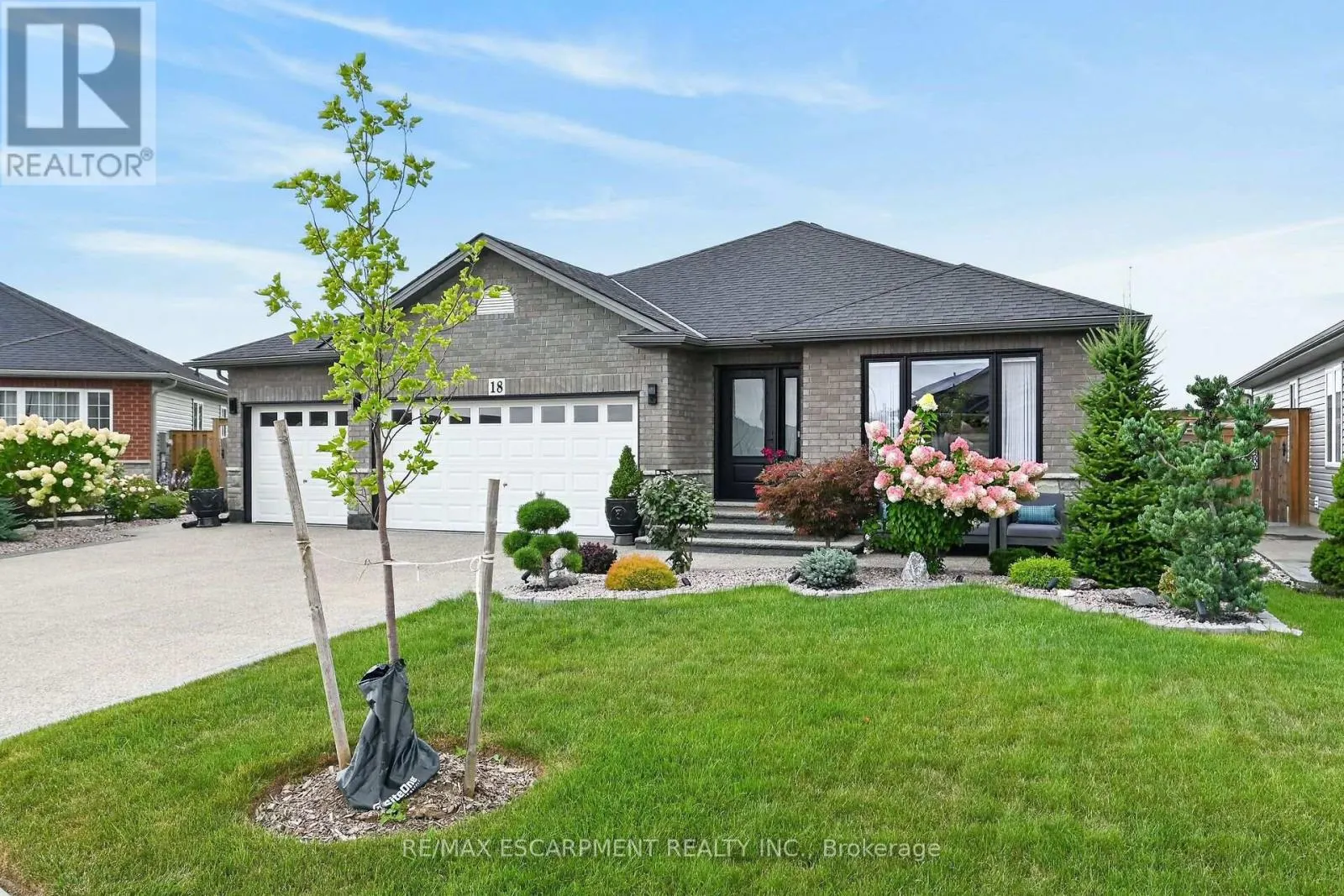 18 LINDA CRESCENT
