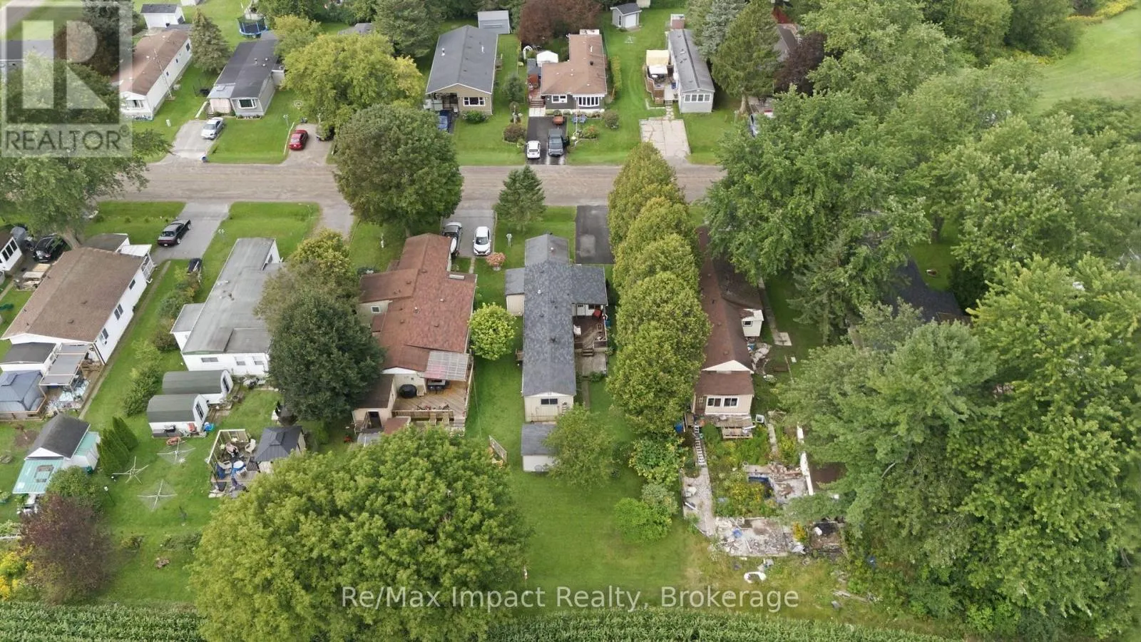 39 HILLVIEW DRIVE