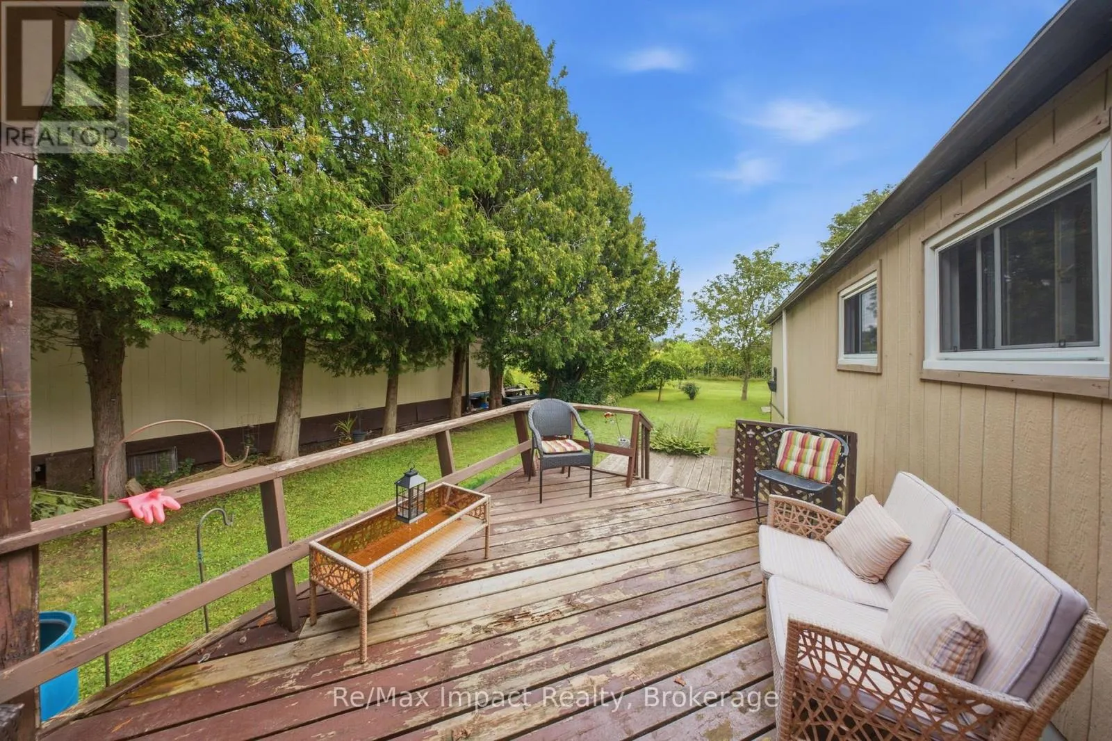 39 HILLVIEW DRIVE