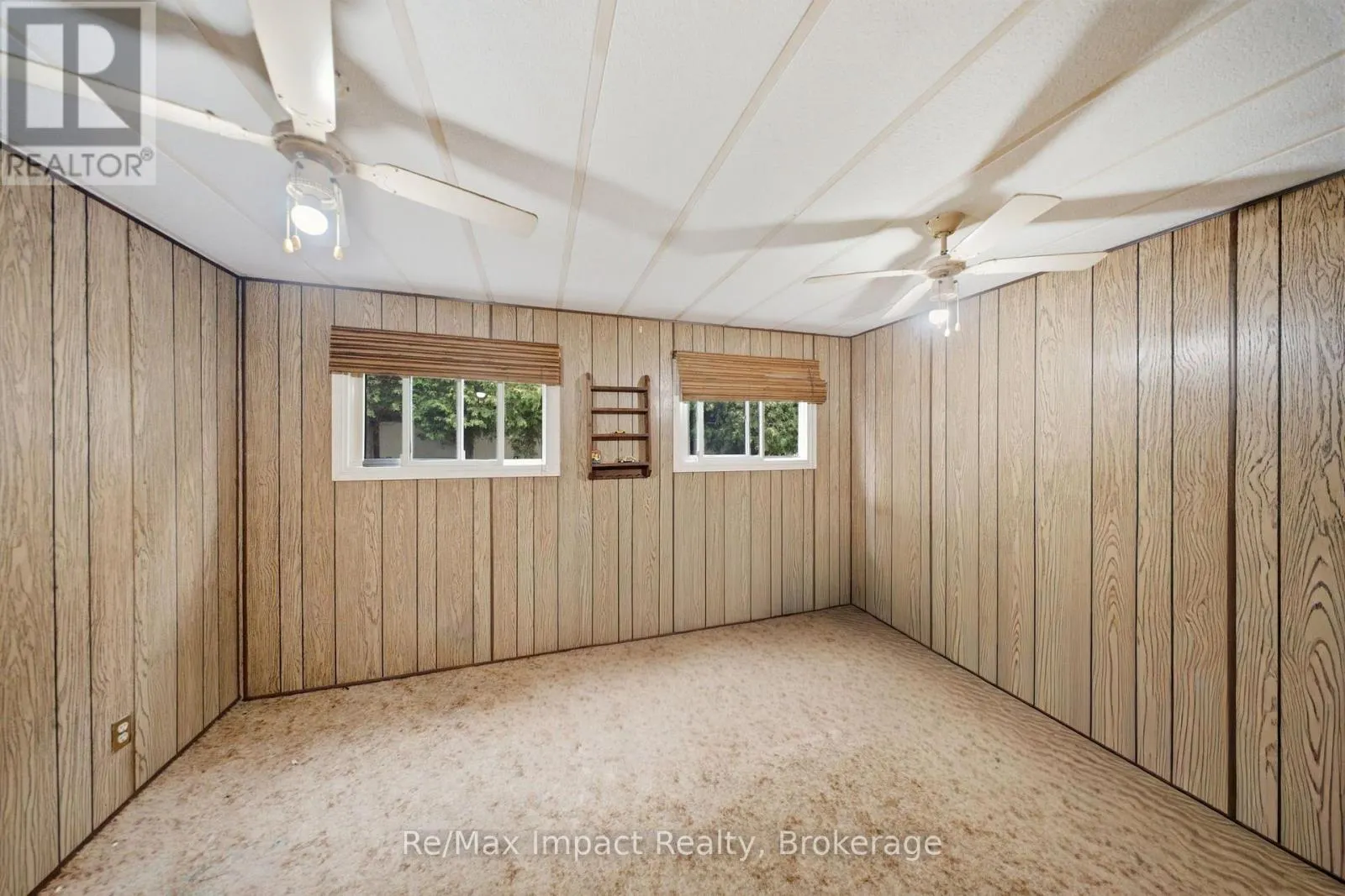 39 HILLVIEW DRIVE