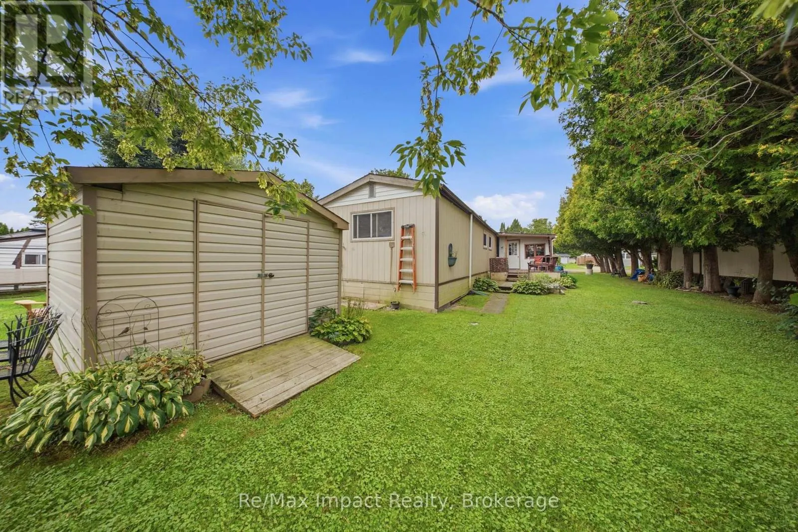 39 HILLVIEW DRIVE