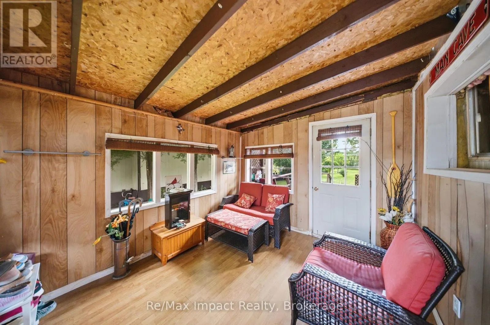 39 HILLVIEW DRIVE