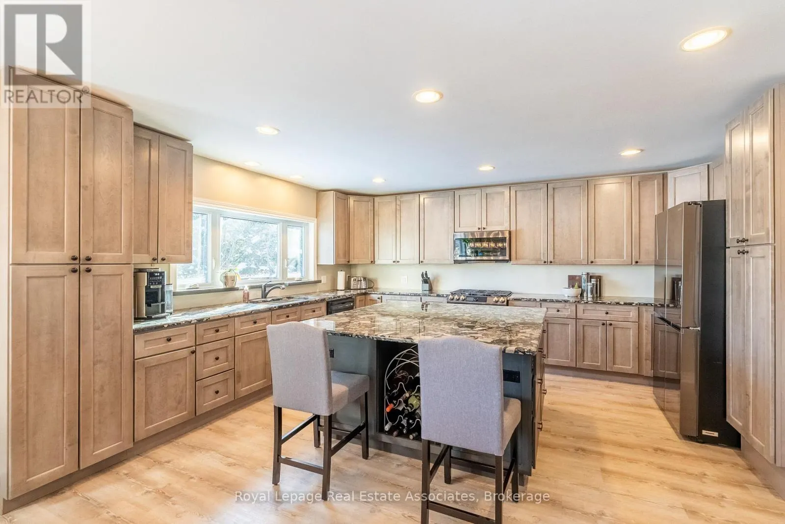 196 CIRCLE ROAD