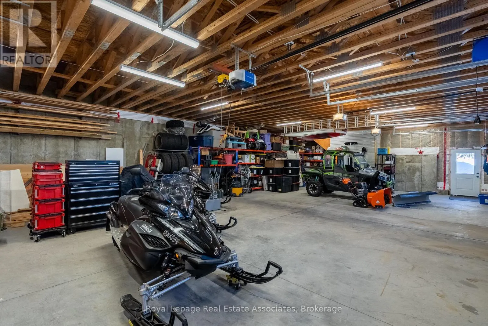 196 CIRCLE ROAD