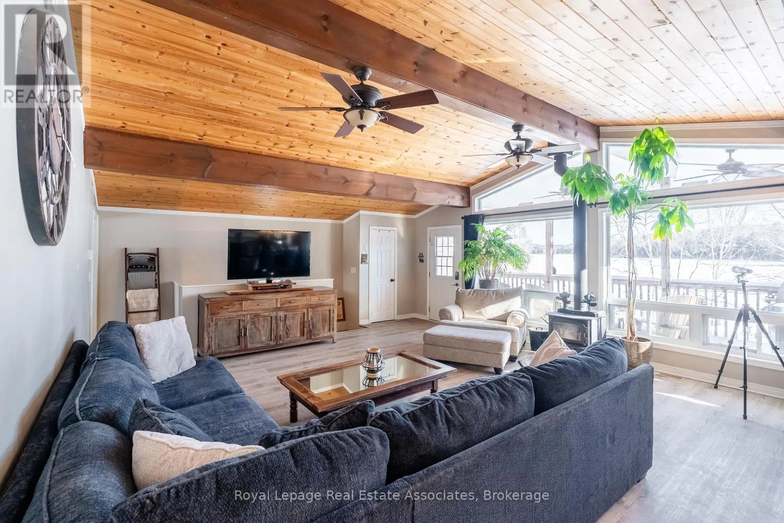 196 CIRCLE ROAD