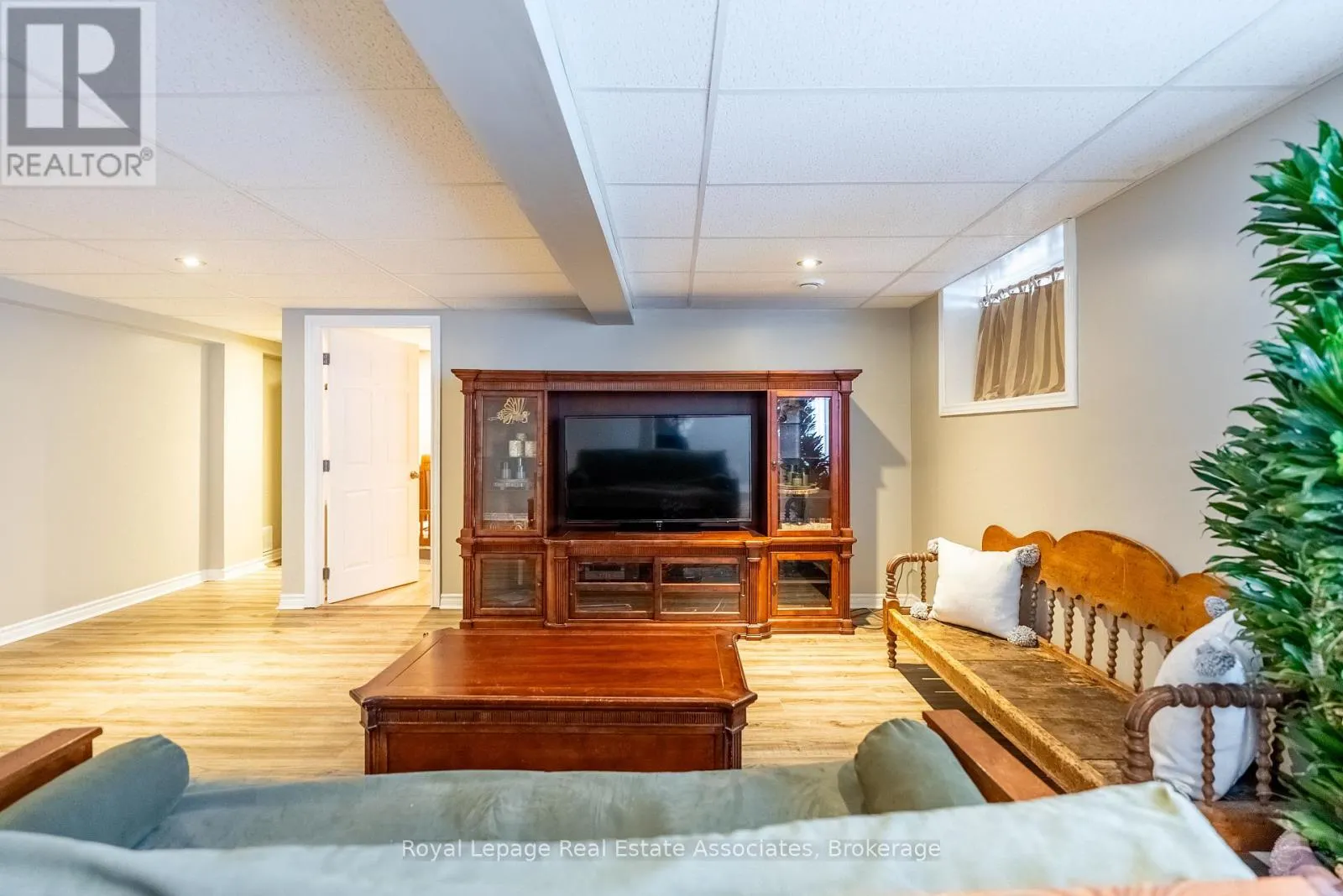 196 CIRCLE ROAD