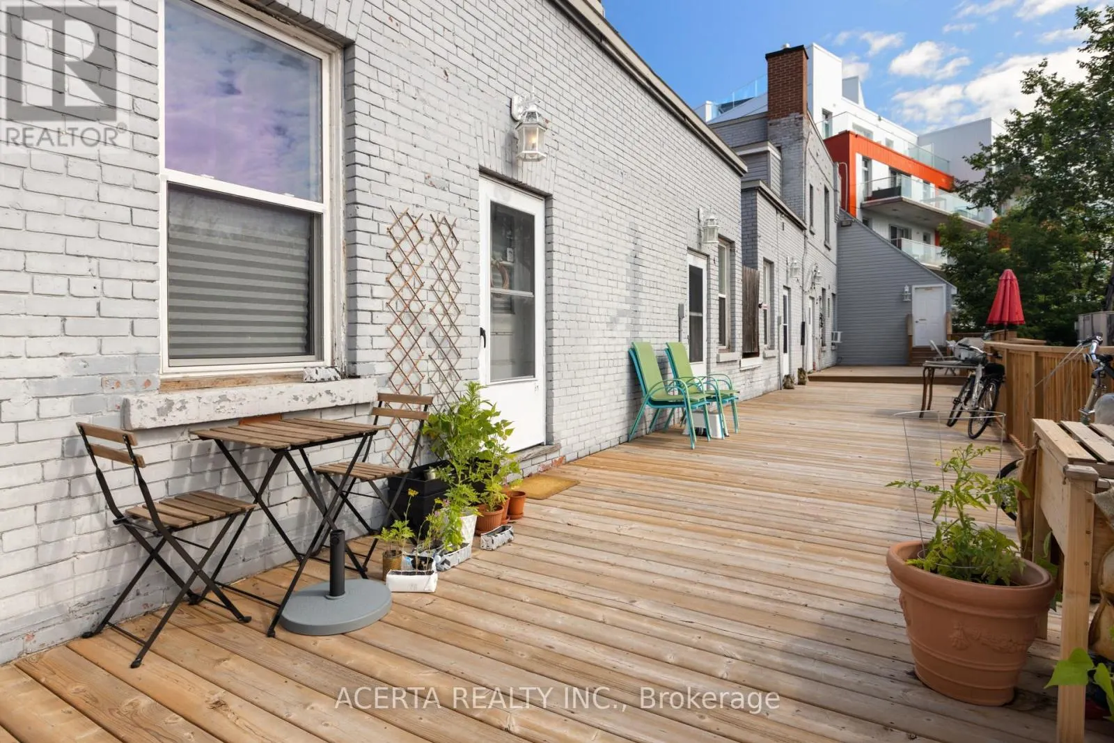 1008 WELLINGTON STREET W