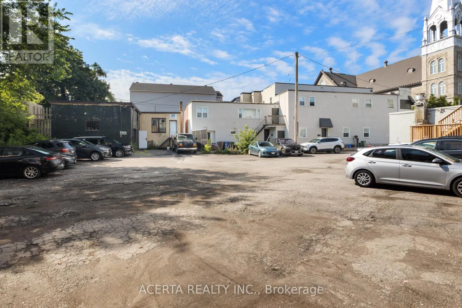 1008 WELLINGTON STREET W