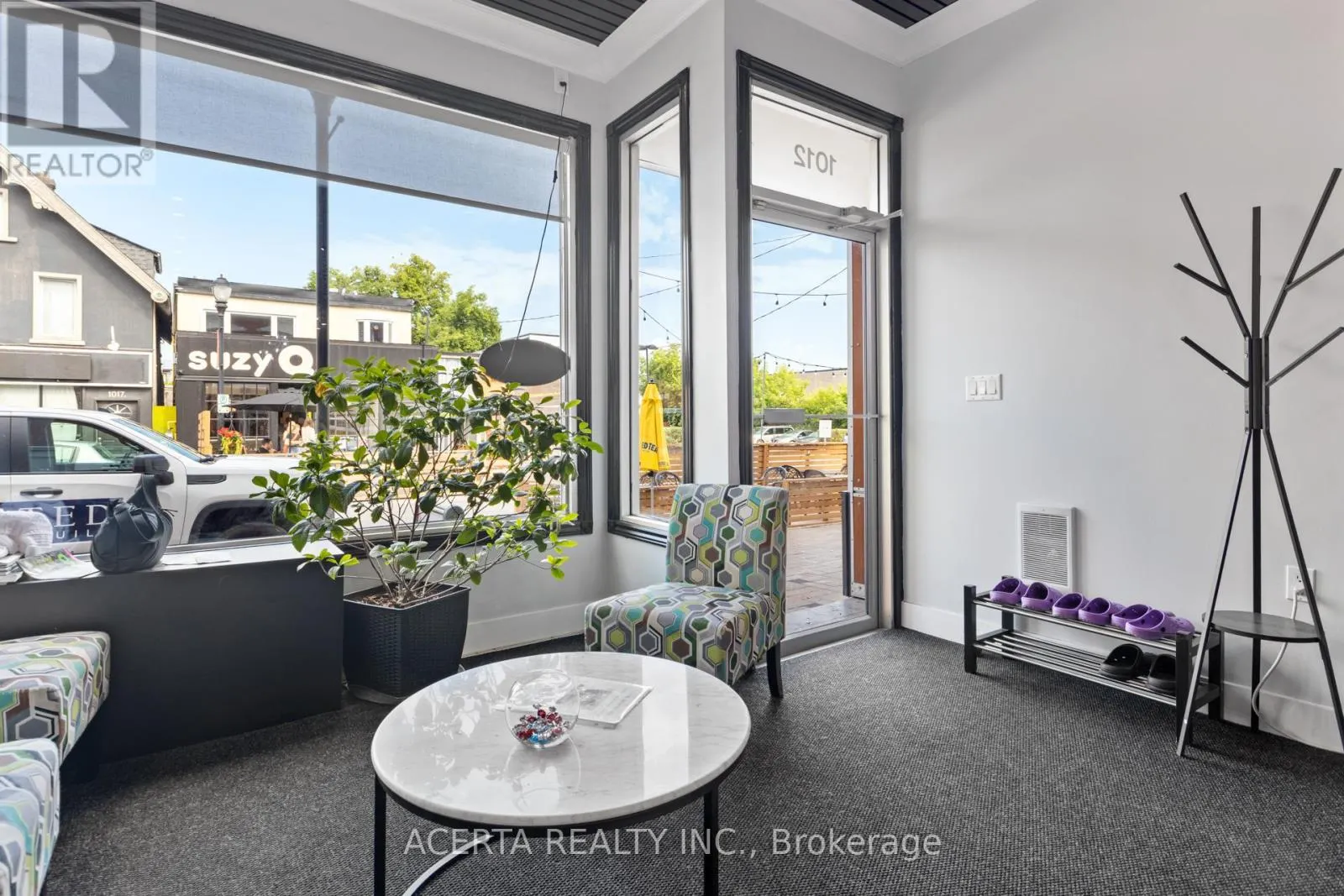 1008 WELLINGTON STREET W