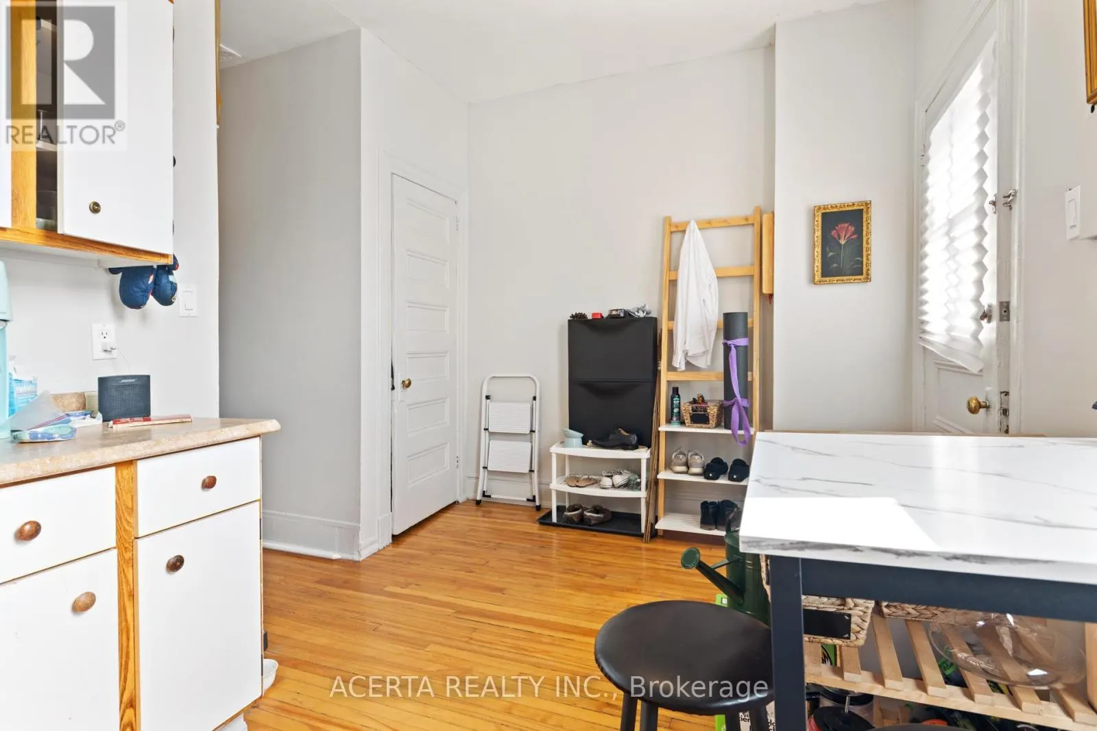 1008 WELLINGTON STREET W