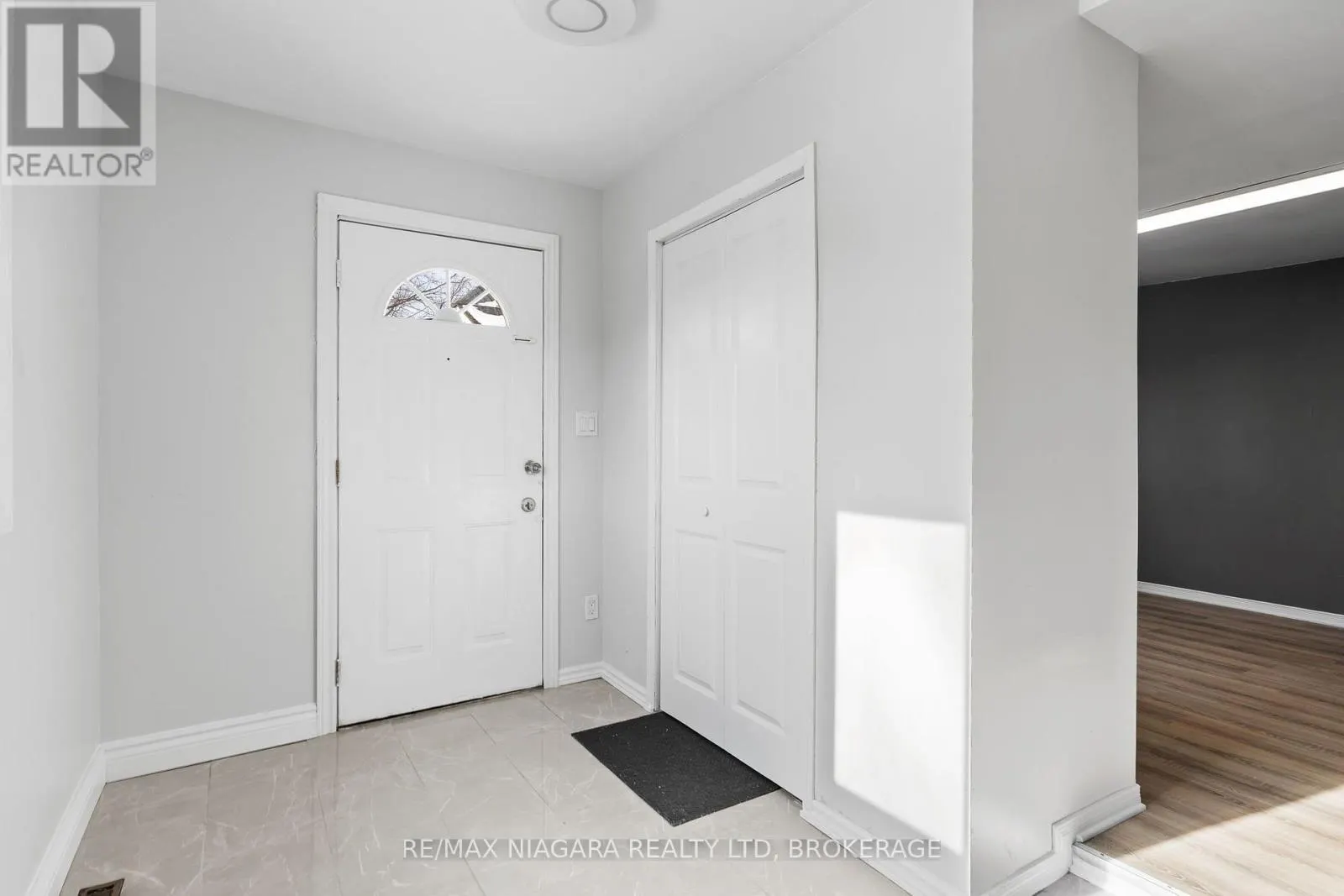 1 - 115 KINNEAR STREET #1