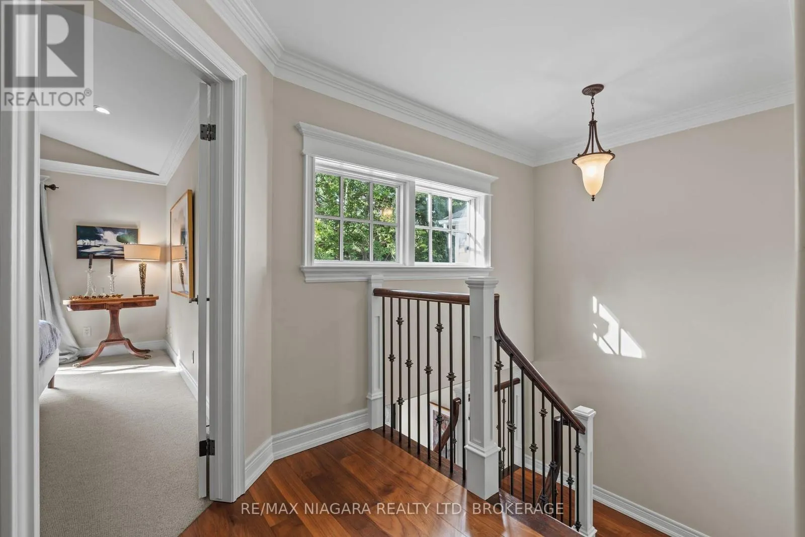 3 - 175 QUEEN STREET #3