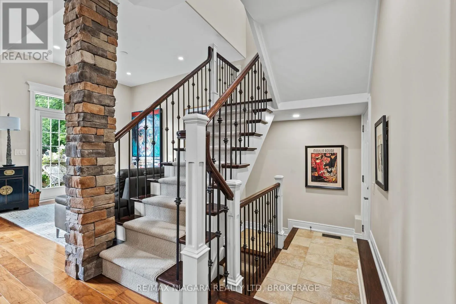 3 - 175 QUEEN STREET #3