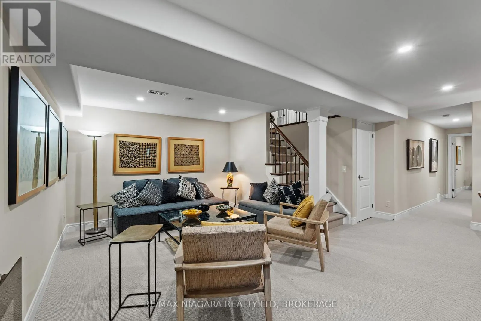 3 - 175 QUEEN STREET #3