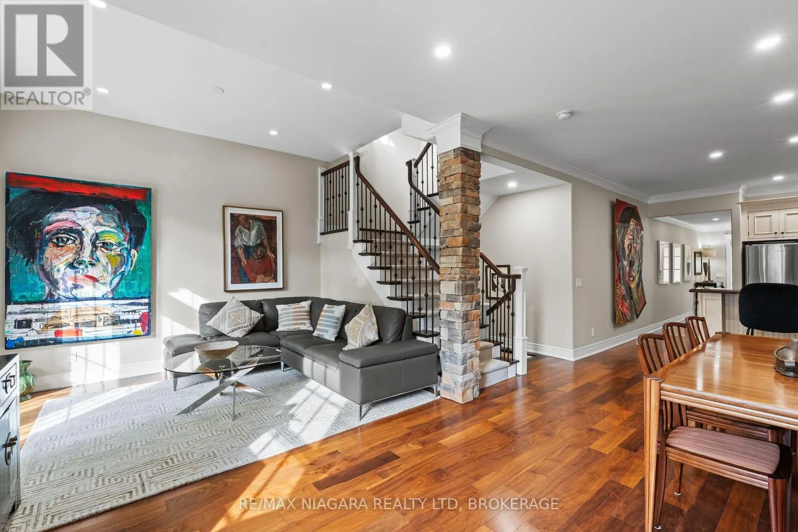 3 - 175 QUEEN STREET #3