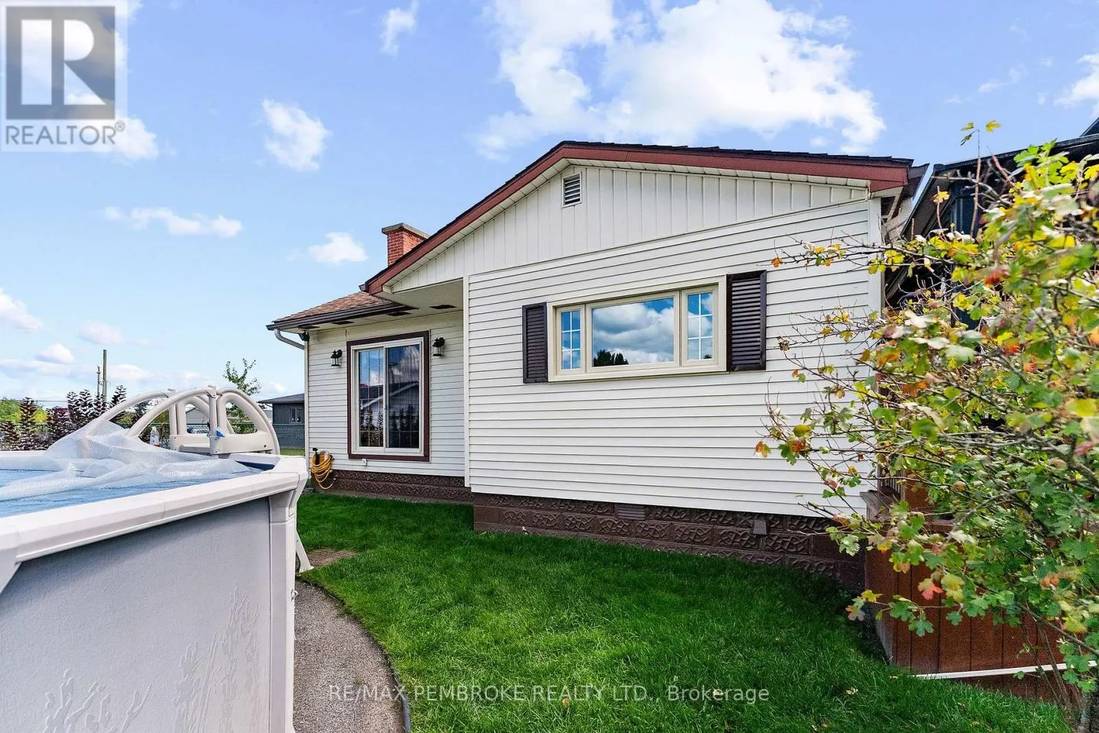 1315 BLAKELY CRESCENT W