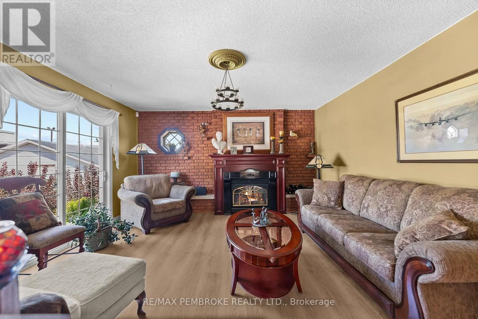 1315 BLAKELY CRESCENT W