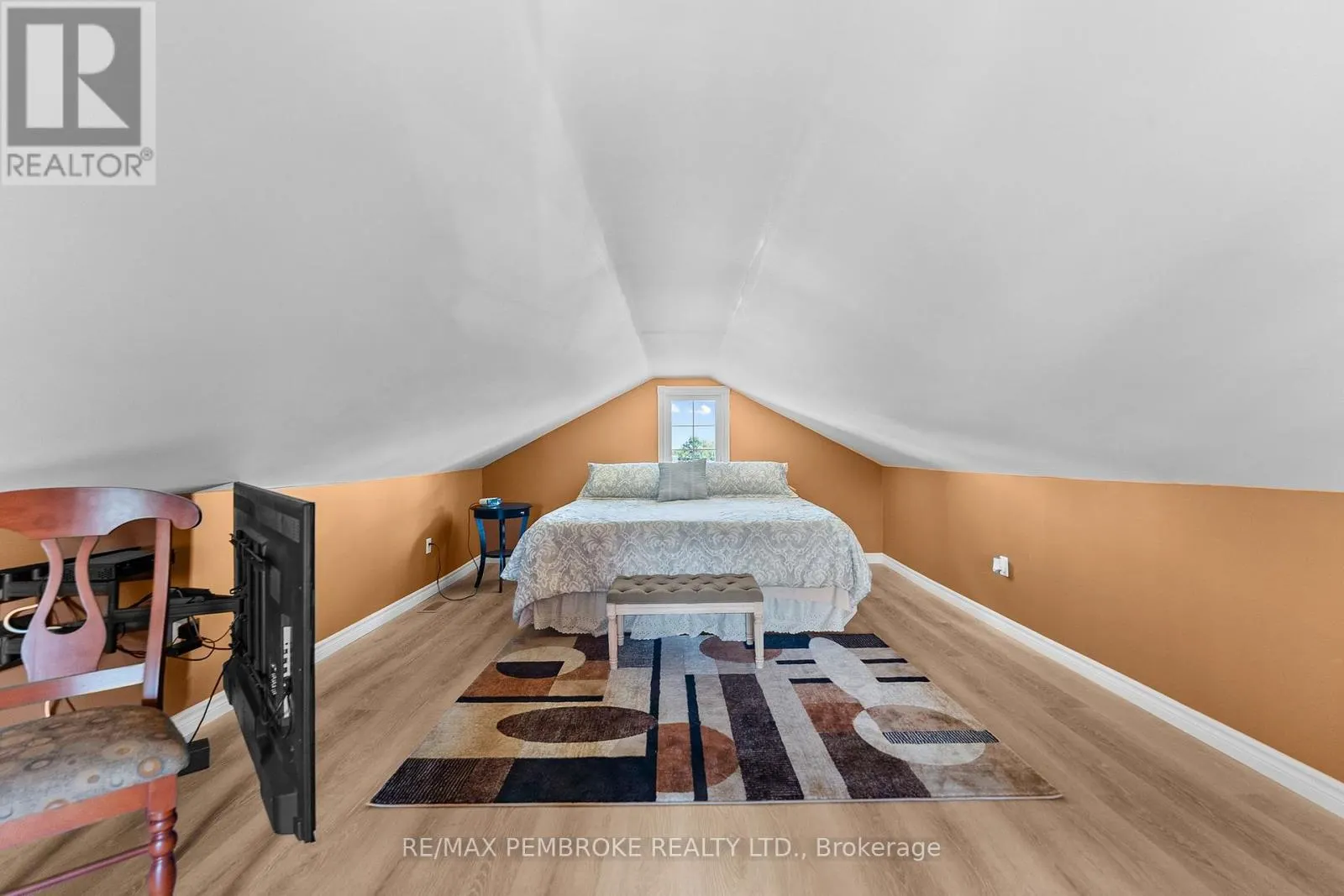1315 BLAKELY CRESCENT W