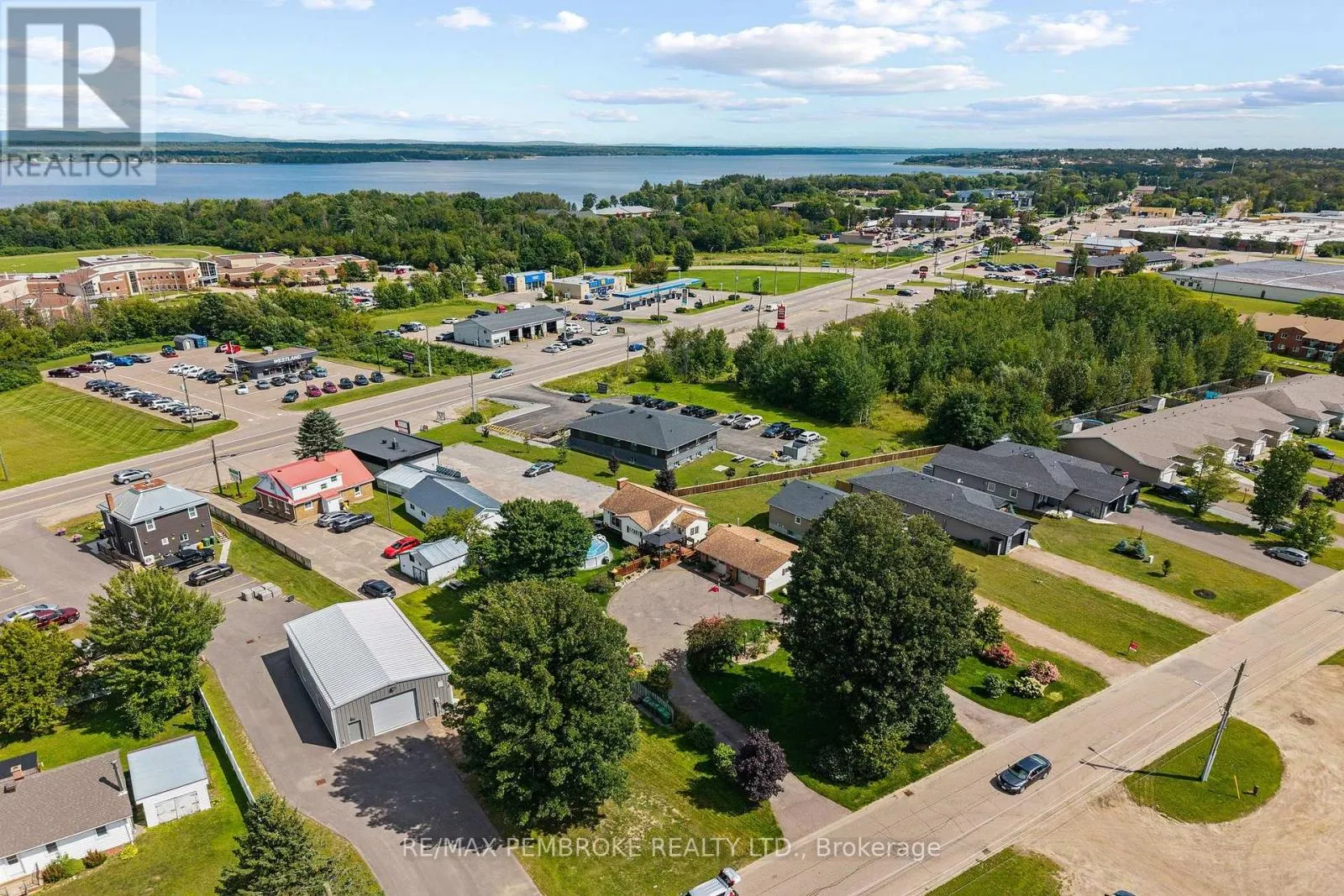 1315 BLAKELY CRESCENT W