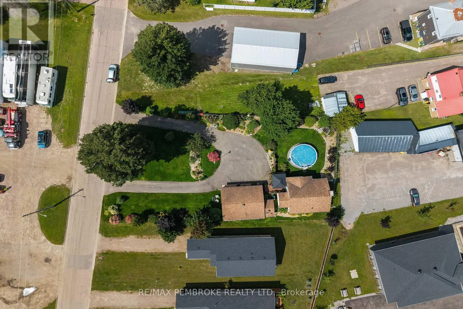 1315 BLAKELY CRESCENT W