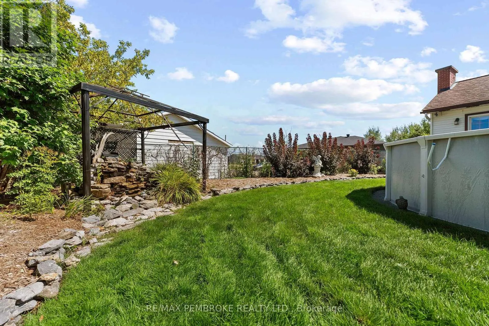 1315 BLAKELY CRESCENT W