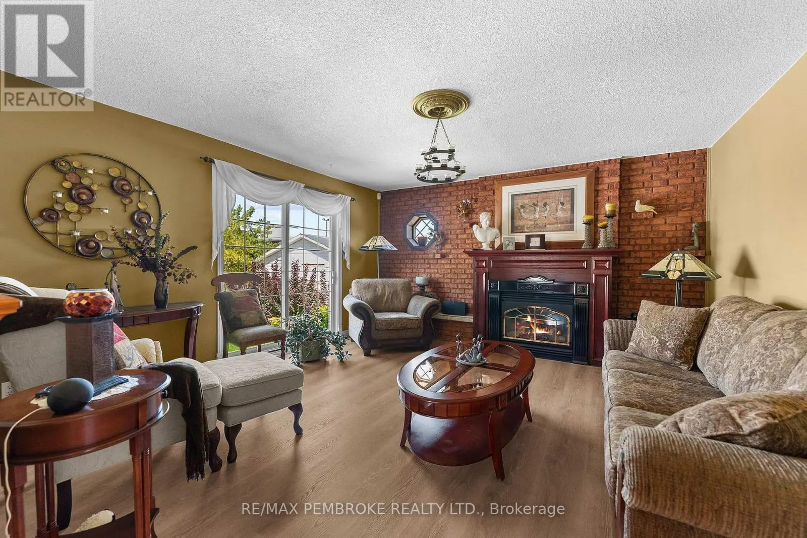 1315 BLAKELY CRESCENT W