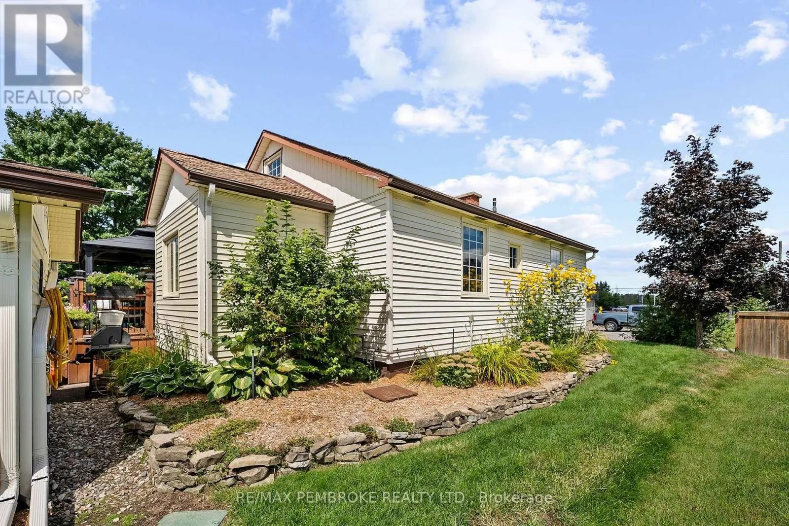 1315 BLAKELY CRESCENT W