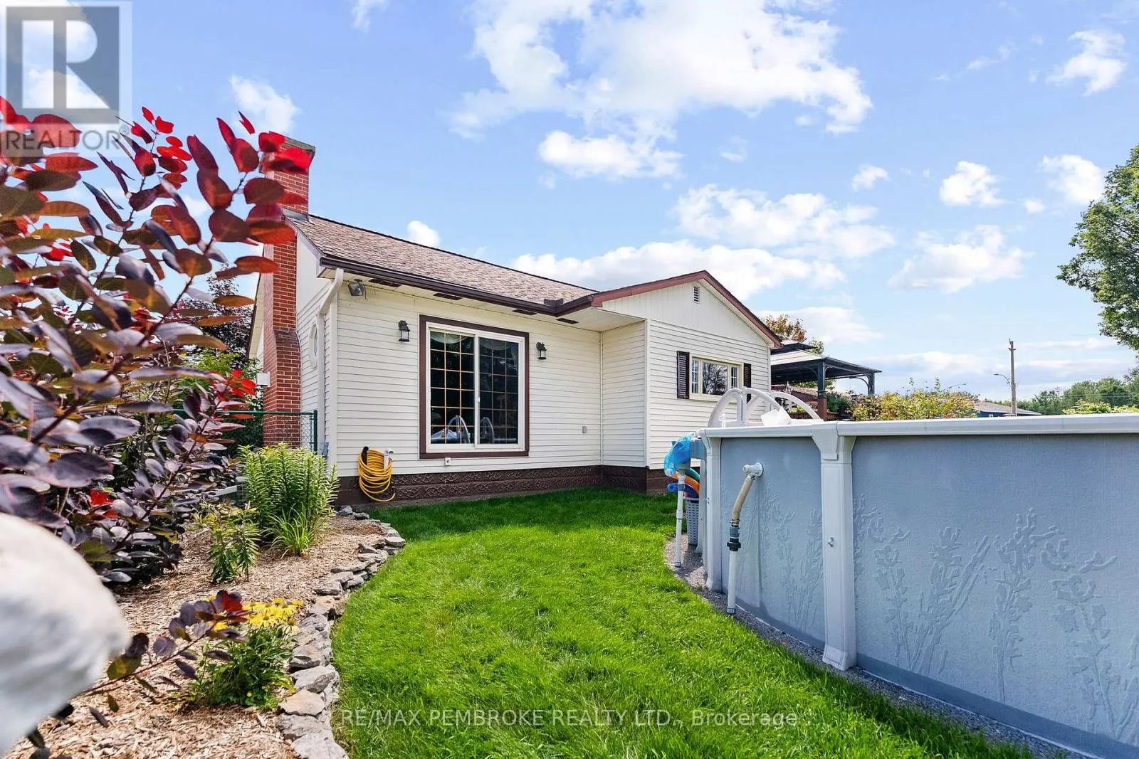 1315 BLAKELY CRESCENT W