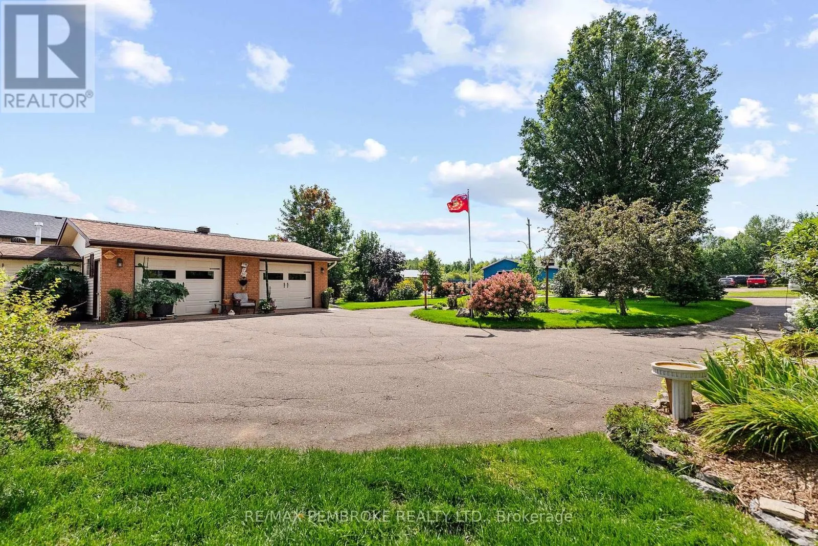 1315 BLAKELY CRESCENT W