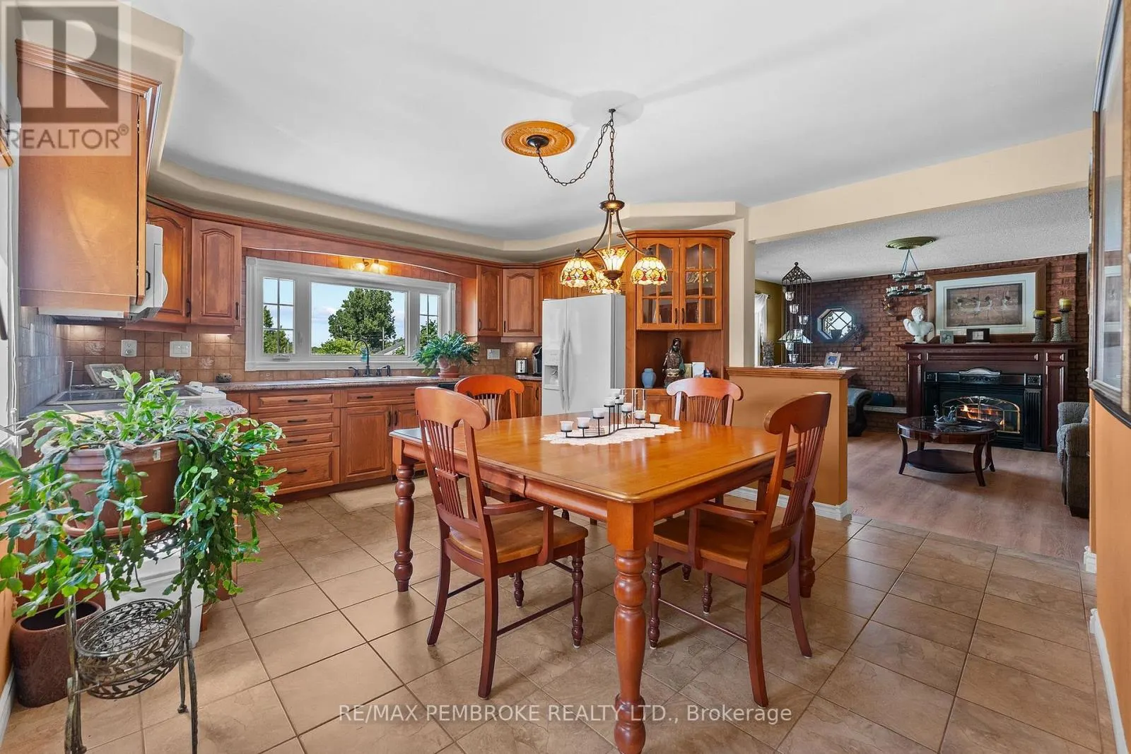 1315 BLAKELY CRESCENT W