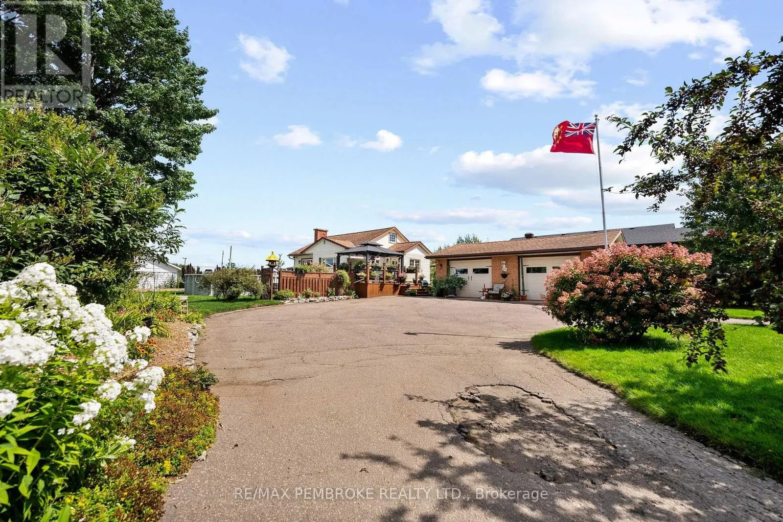 1315 BLAKELY CRESCENT W