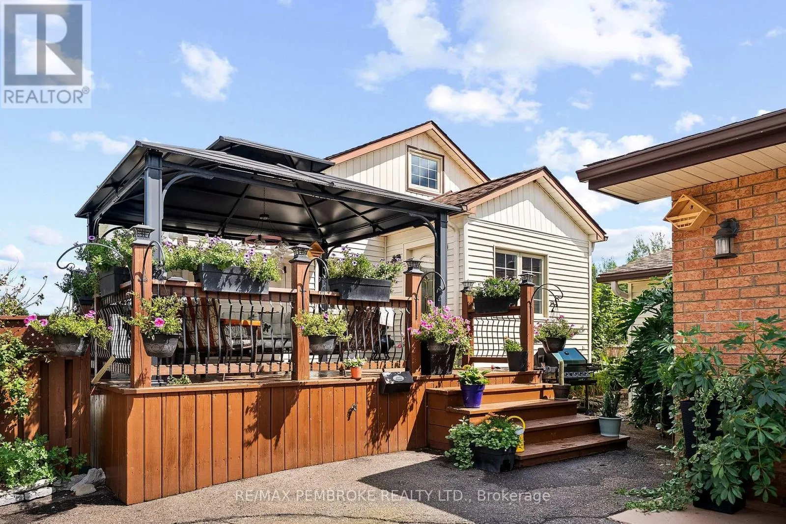 1315 BLAKELY CRESCENT W