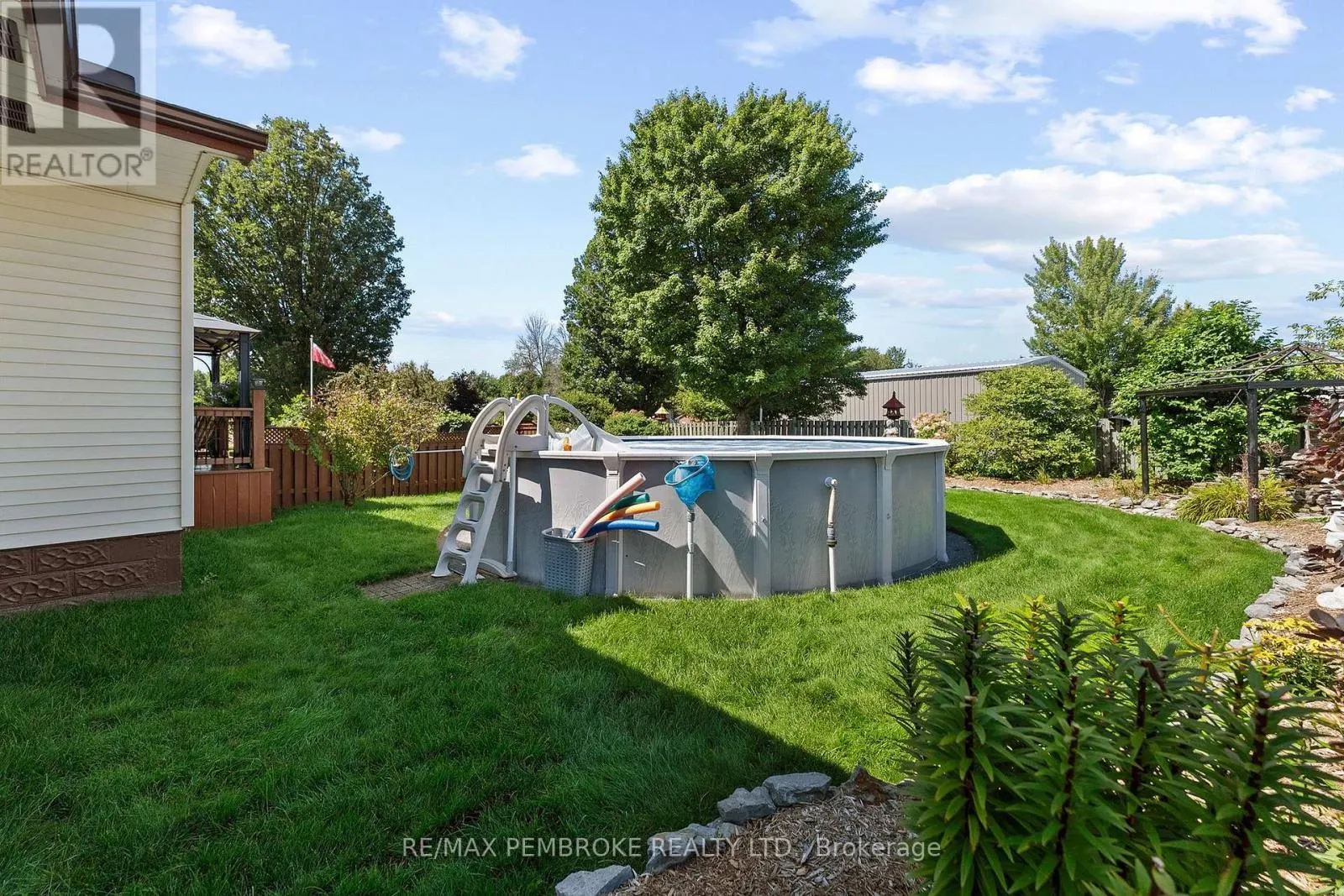 1315 BLAKELY CRESCENT W