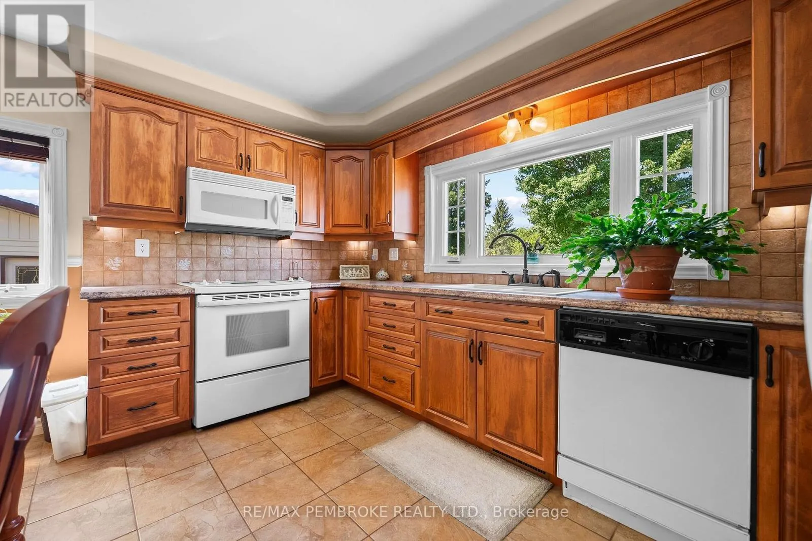 1315 BLAKELY CRESCENT W