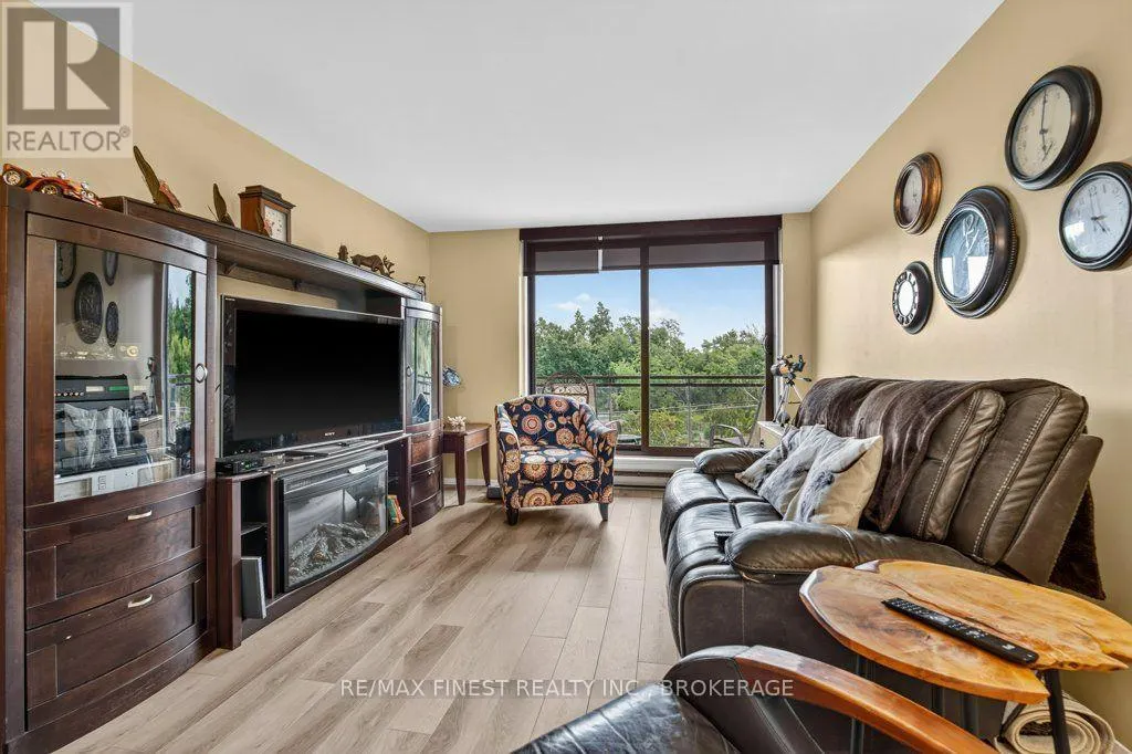 307 - 120 BARRETT COURT #307