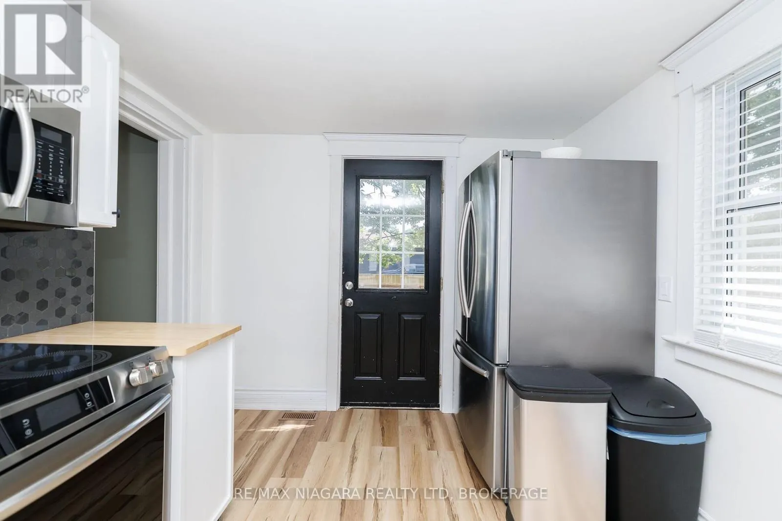 164 KENT STREET