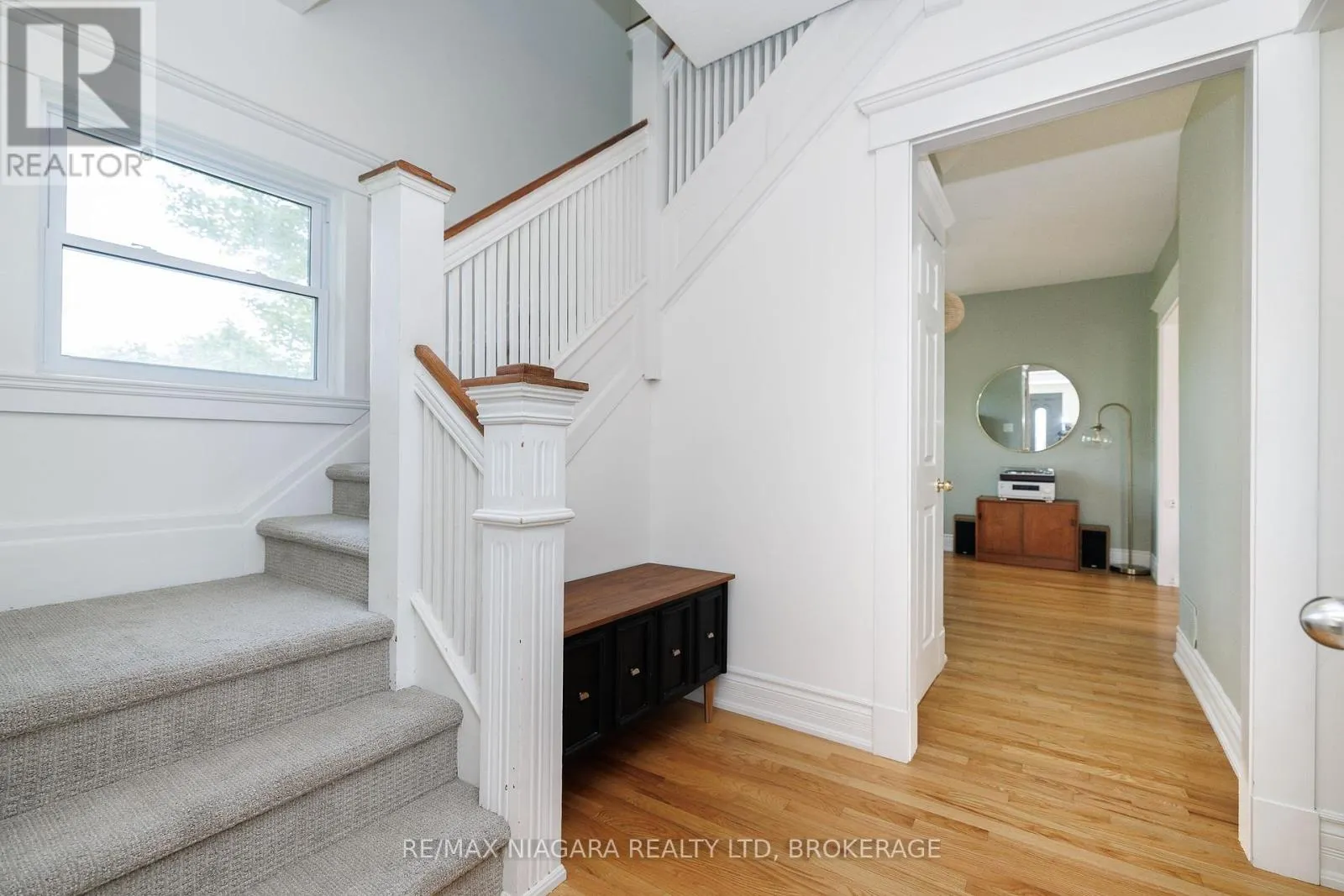 164 KENT STREET