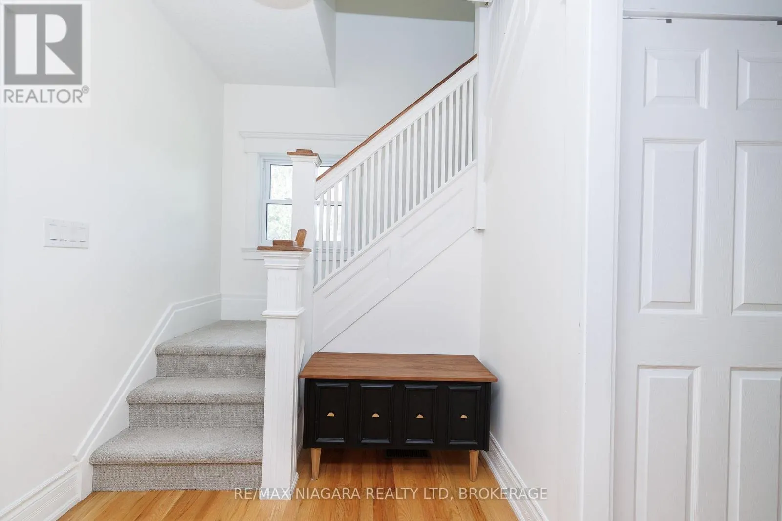 164 KENT STREET