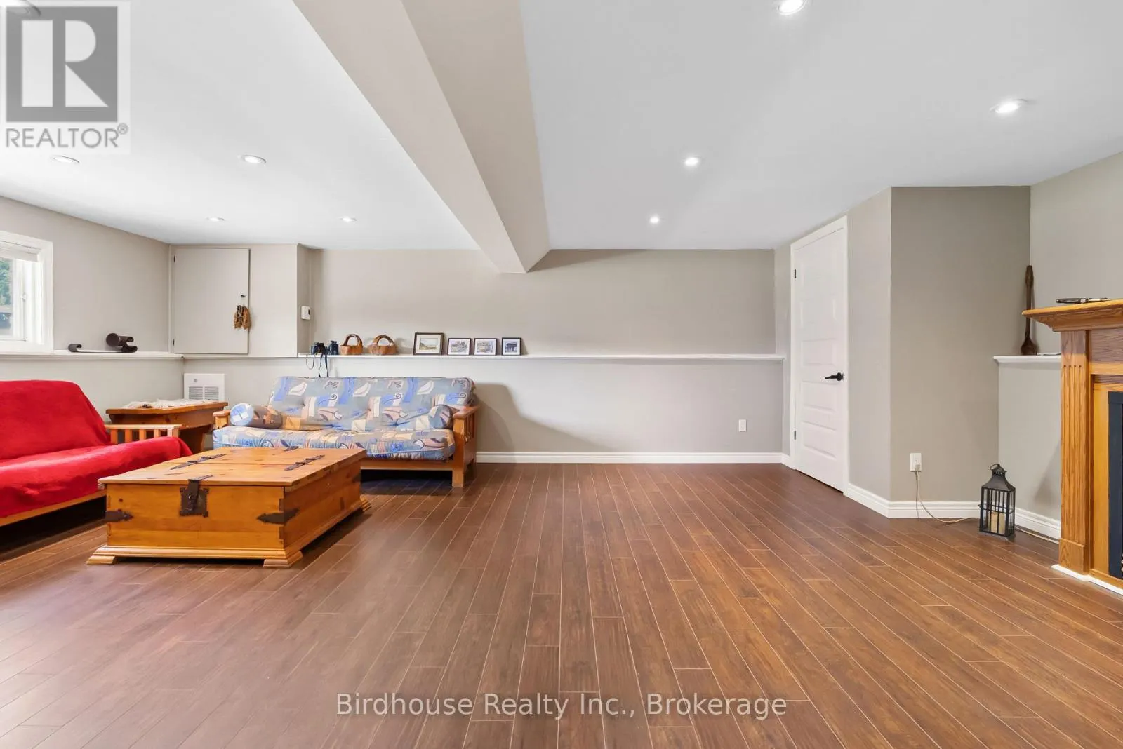 46 RIVERSIDE DRIVE