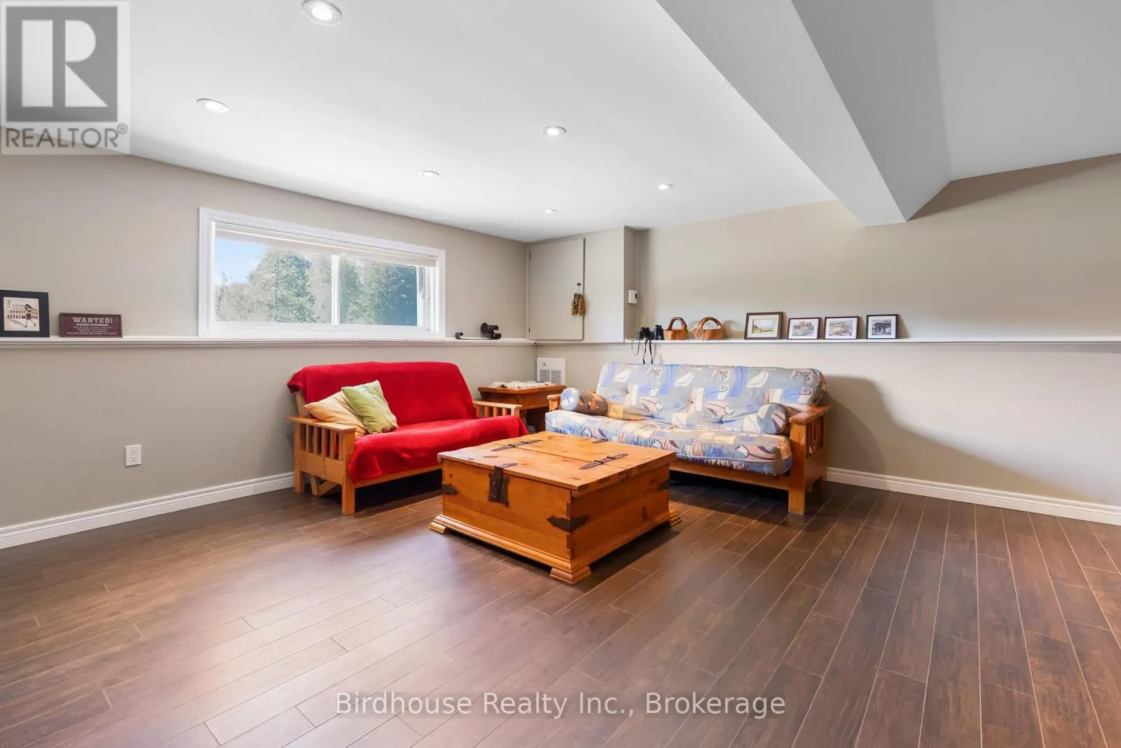 46 RIVERSIDE DRIVE