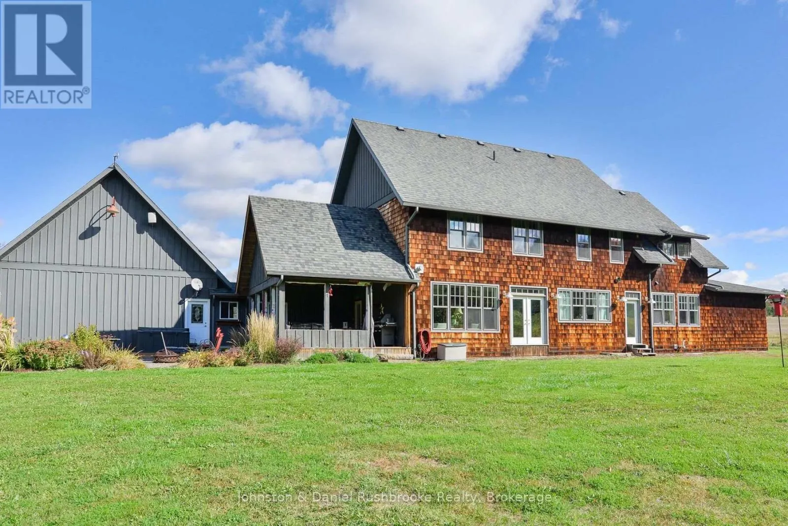 1422 MUSKOKA RD 118 ROAD W