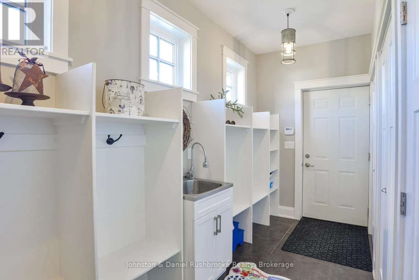 1422 MUSKOKA RD 118 ROAD W