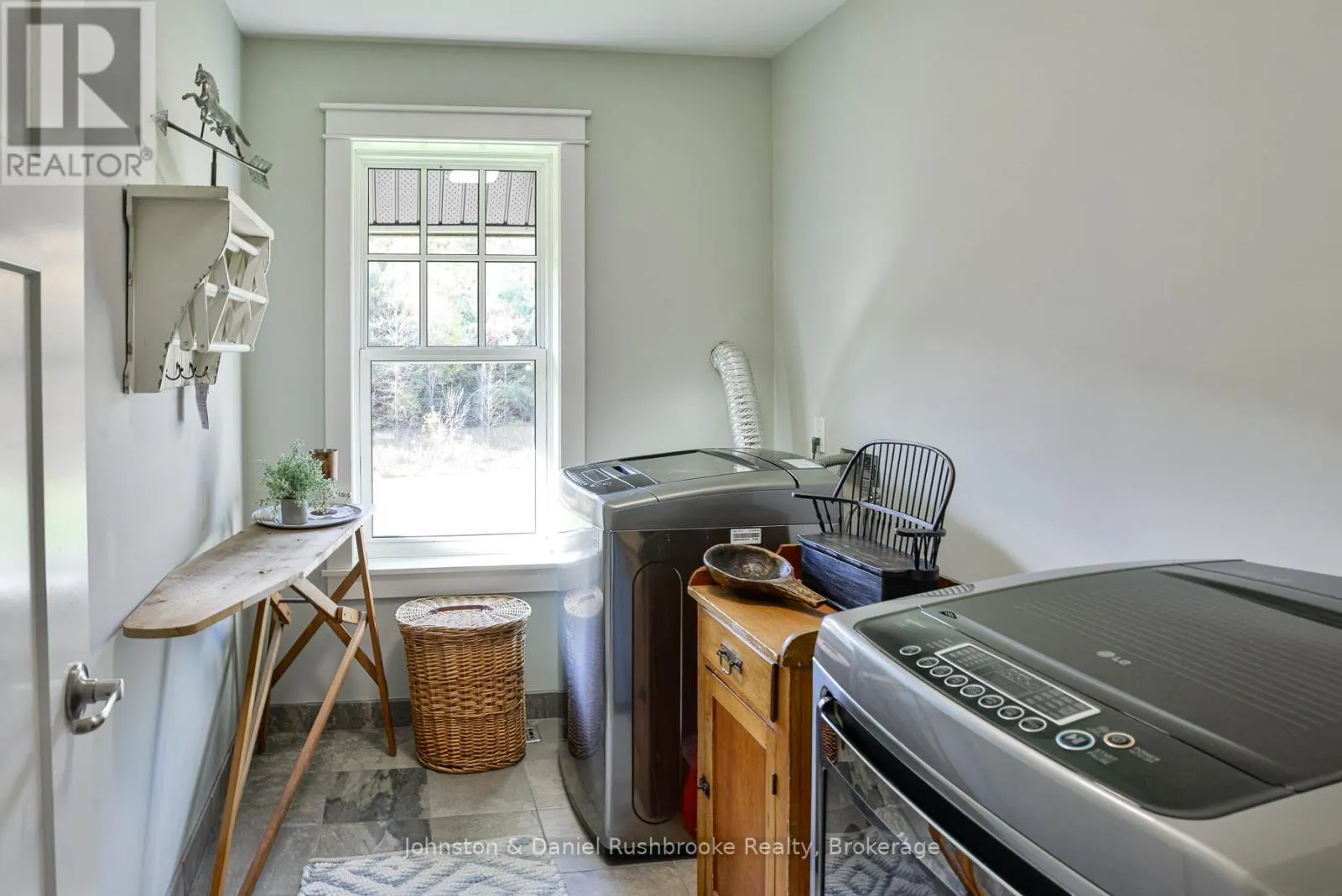 1422 MUSKOKA RD 118 ROAD W