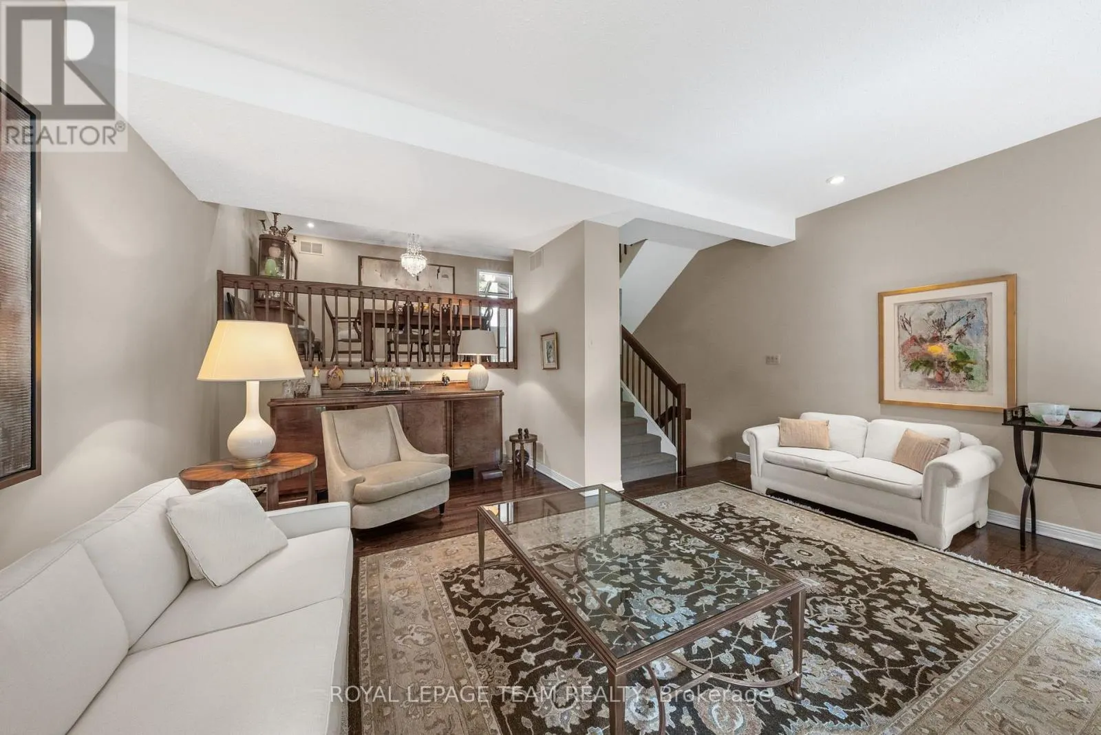 6 - 625 RICHMOND ROAD