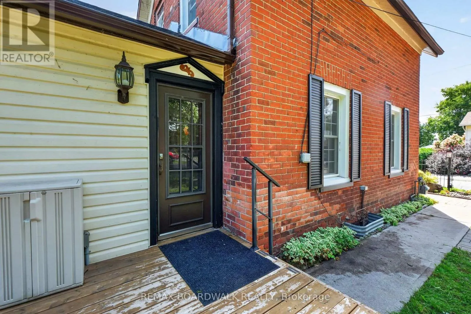 17 FRANCIS STREET