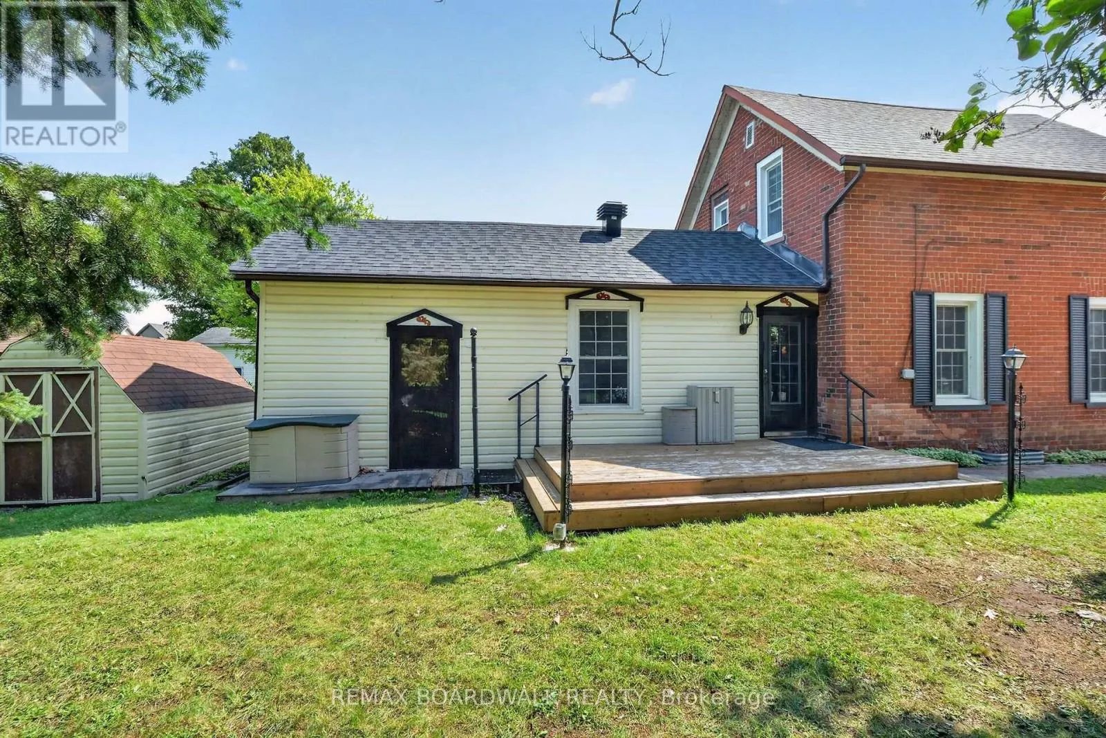 17 FRANCIS STREET