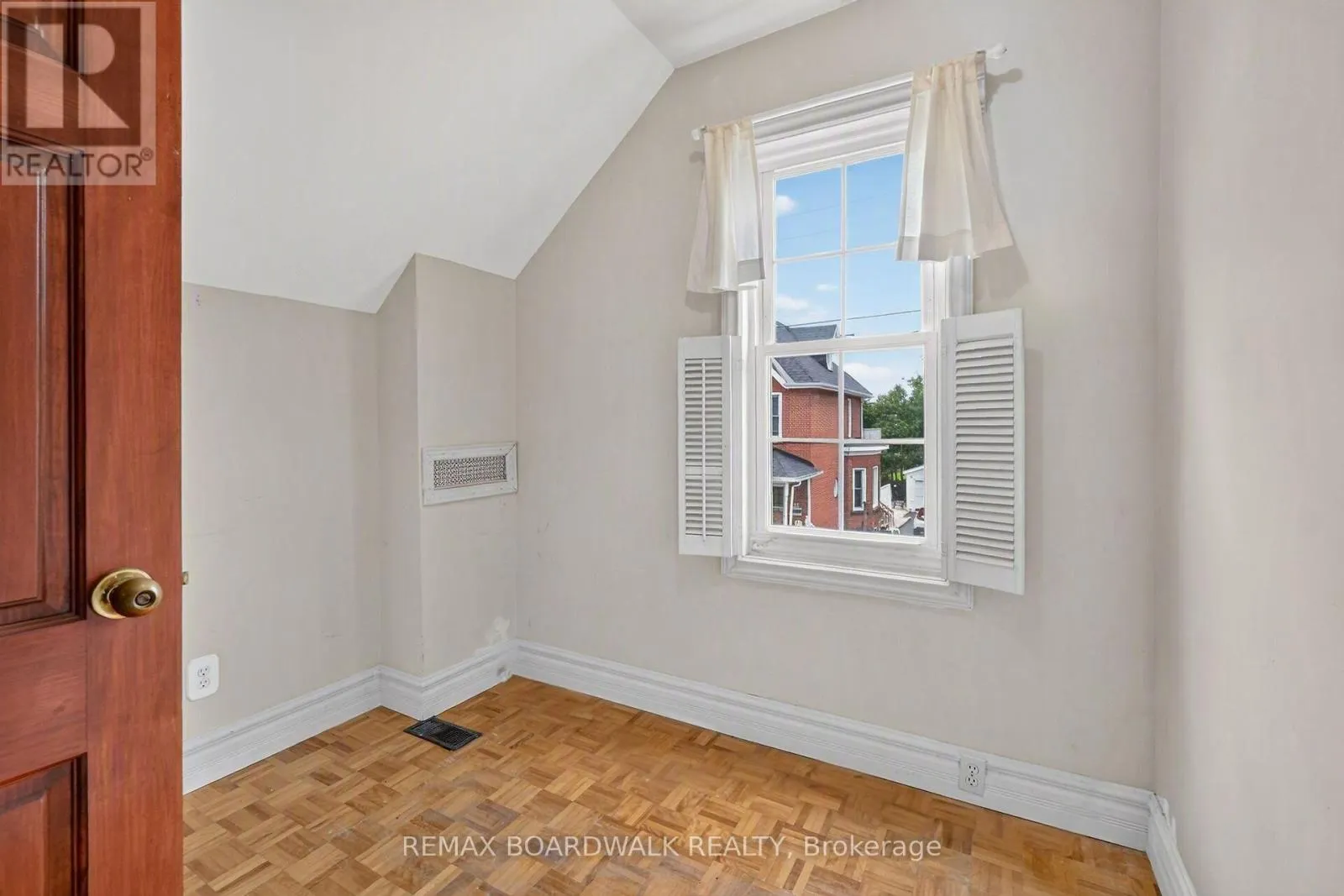 17 FRANCIS STREET