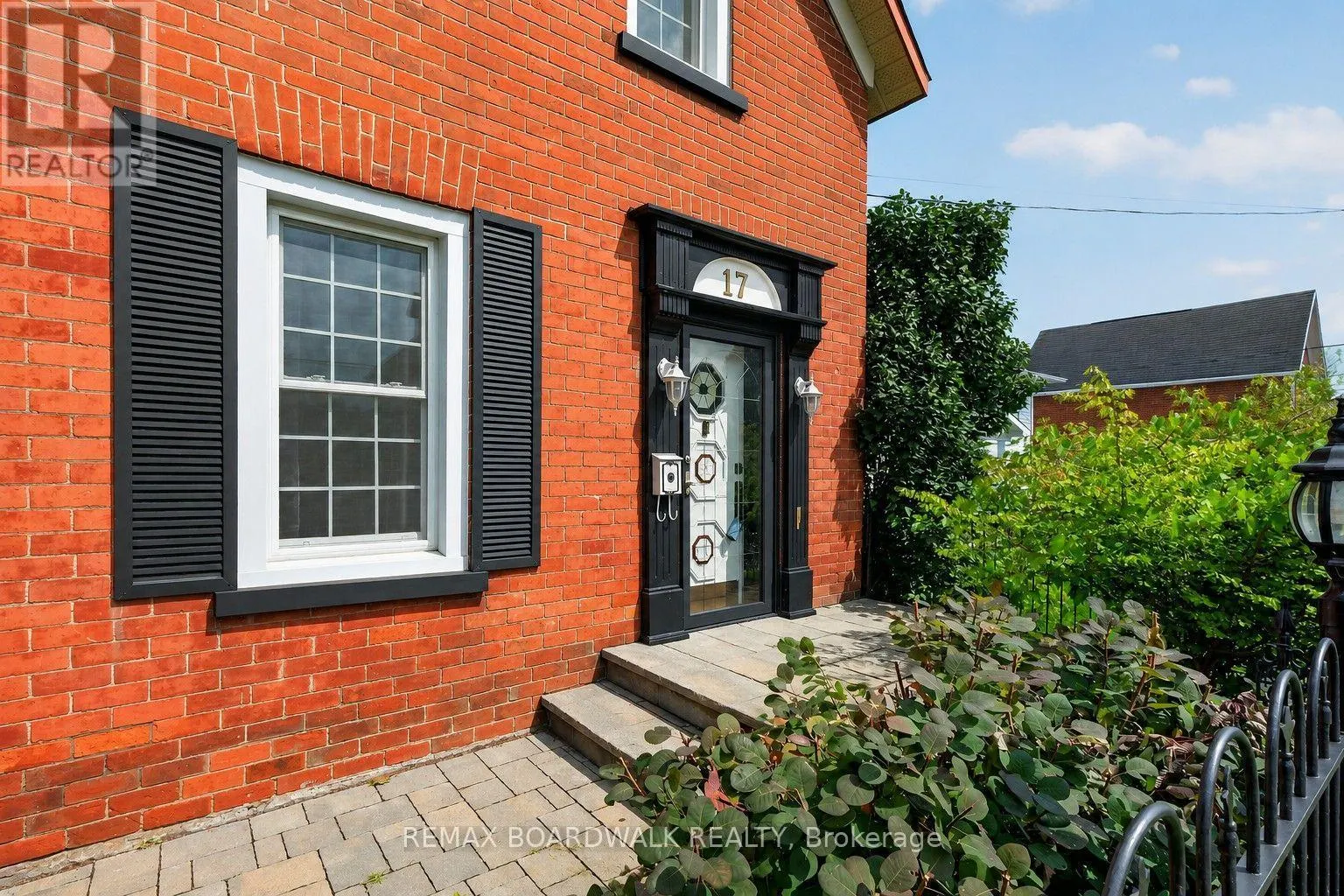 17 FRANCIS STREET