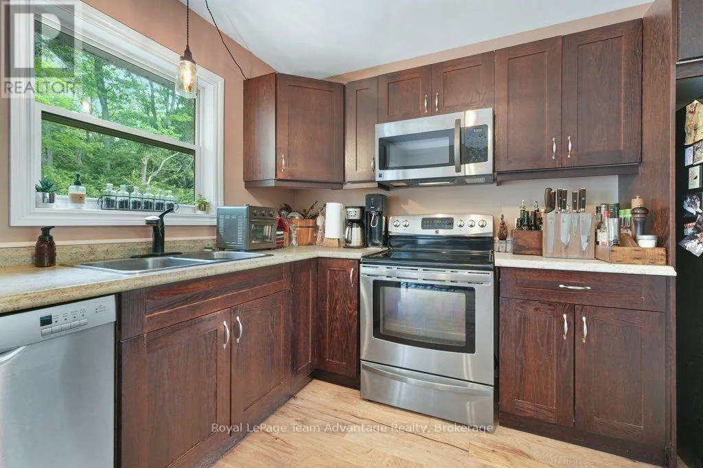 5 - 45 SEGUIN PLACE #5